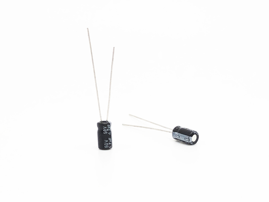 Tuổi thọ tải 2000 giờ Tụ điện loại dẫn hướng tâm 4.7UF 50V 5x11mm