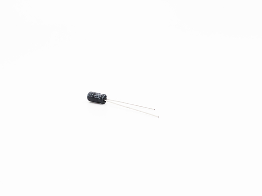 Tuổi thọ tải 2000 giờ Tụ điện loại dẫn hướng tâm 4.7UF 50V 5x11mm